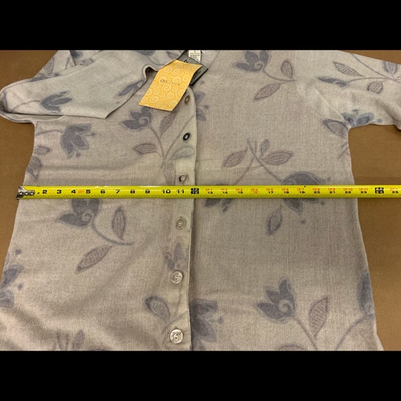 Gabriella T women’s shirt - Picture 5 of 7